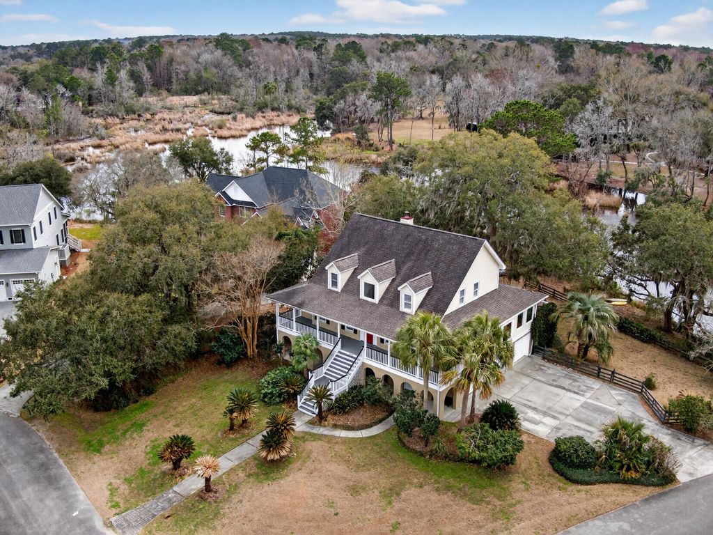 Image 9 of property listing at 3983 Gift Boulevard, Johns Island, SC 29455