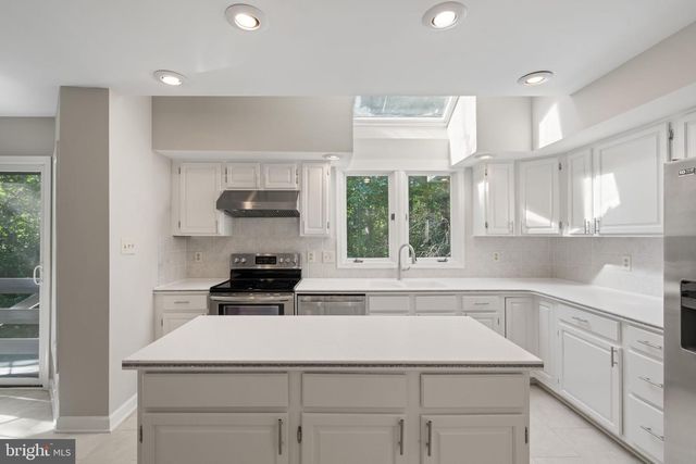 15153 STILLFIELD PL, Centreville, VA 20120