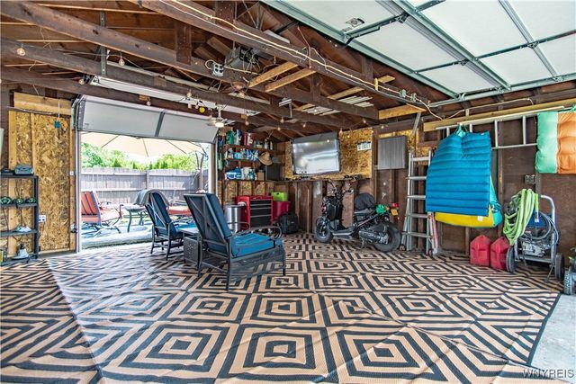 25 Parkside Drive, Lancaster, NY 14086