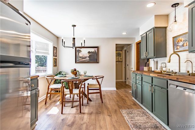 25 Parkside Drive, Lancaster, NY 14086