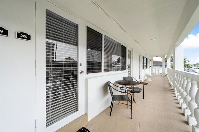2881 NE 32ND Street 220, Fort Lauderdale, FL 33306