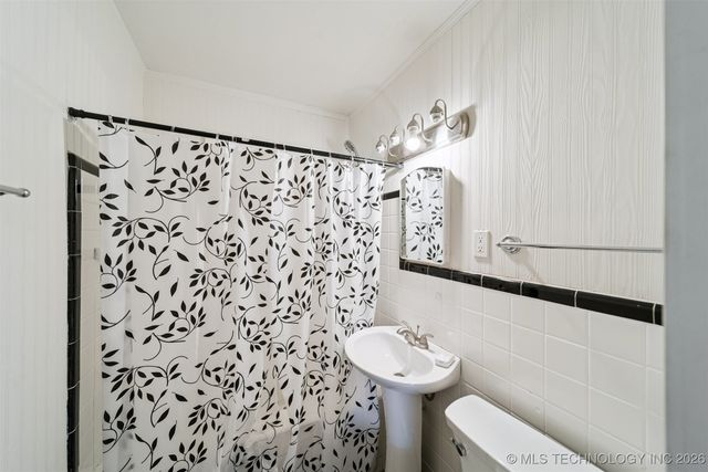 320 N Hogan Street, Pryor, OK 74361