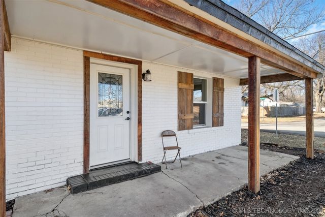 320 N Hogan Street, Pryor, OK 74361