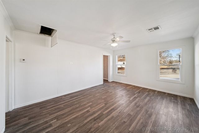 320 N Hogan Street, Pryor, OK 74361