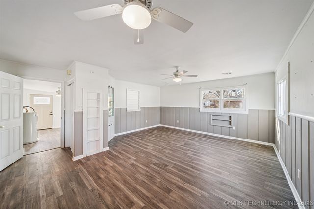 320 N Hogan Street, Pryor, OK 74361