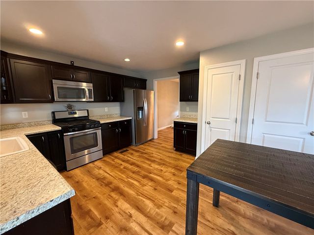 305 Garden Ct, Richland, PA 15044