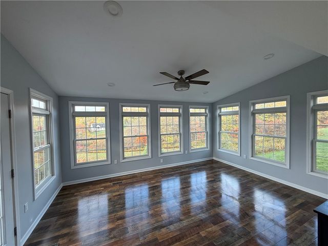 305 Garden Ct, Richland, PA 15044