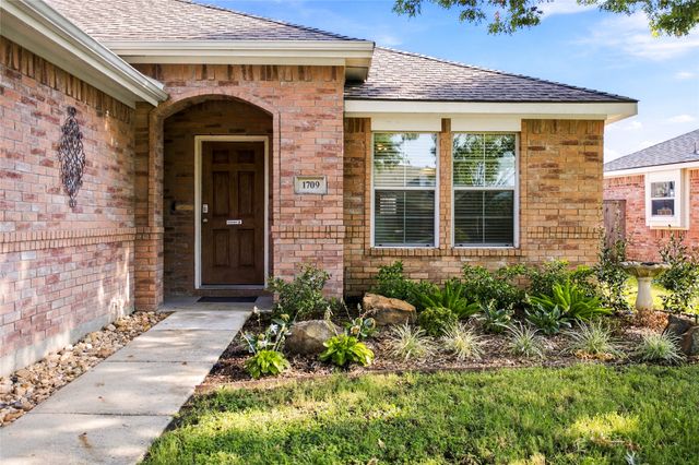 1709 White Mountain Way, Princeton, TX 75407