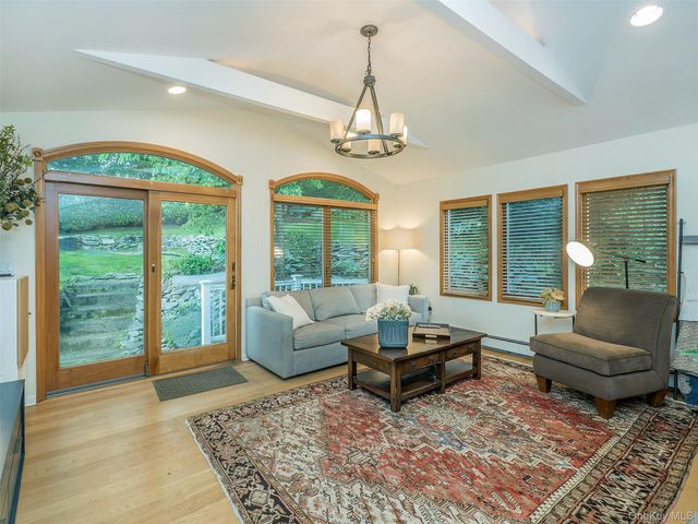 7 Cedar Lane, Glen Head, NY 11545