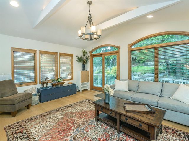 7 Cedar Lane, Glen Head, NY 11545