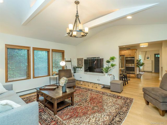 7 Cedar Lane, Glen Head, NY 11545