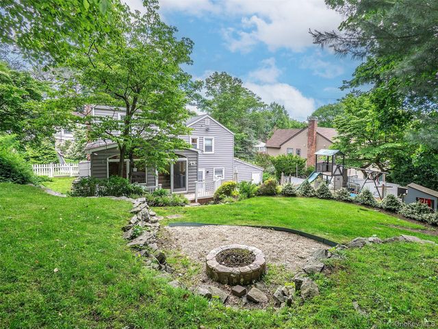 7 Cedar Lane, Glen Head, NY 11545