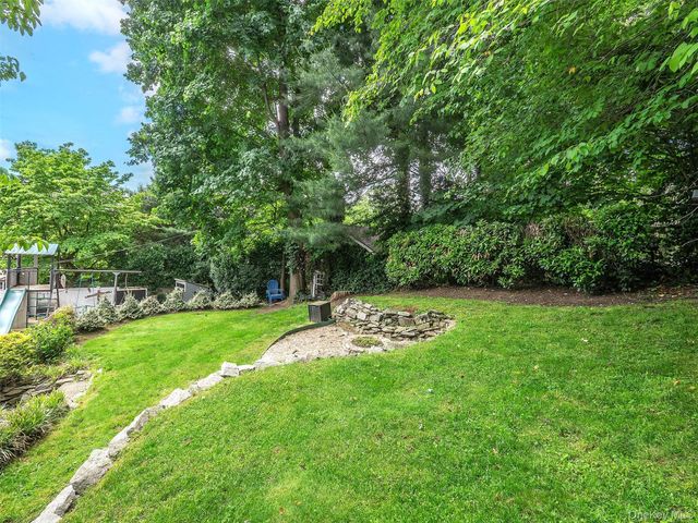 7 Cedar Lane, Glen Head, NY 11545
