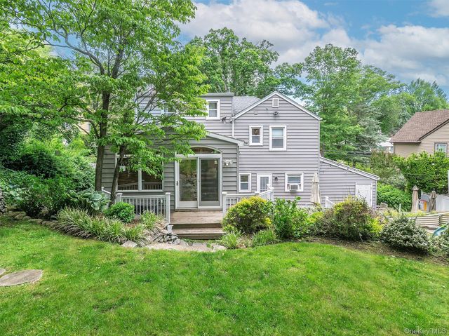 7 Cedar Lane, Glen Head, NY 11545