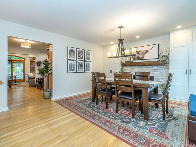 7 Cedar Lane, Glen Head, NY 11545