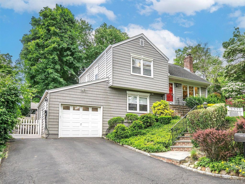 7 Cedar Lane, Glen Head, NY 11545