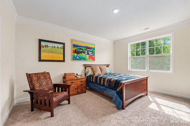 5043 Antebellum Drive, Iron Station, NC 28080