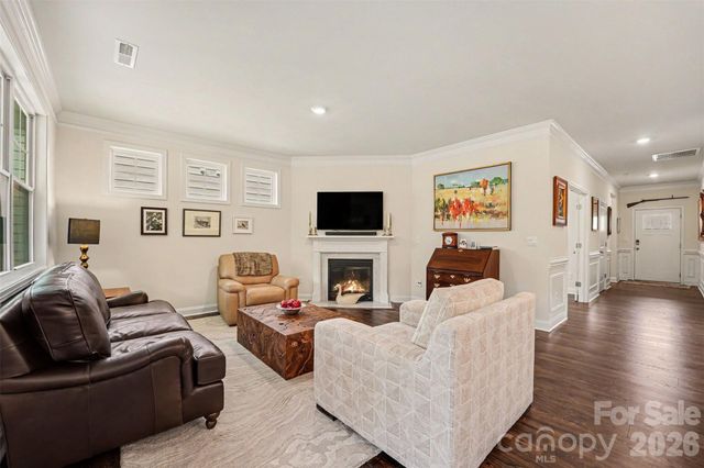 5043 Antebellum Drive, Iron Station, NC 28080