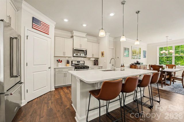 5043 Antebellum Drive, Iron Station, NC 28080