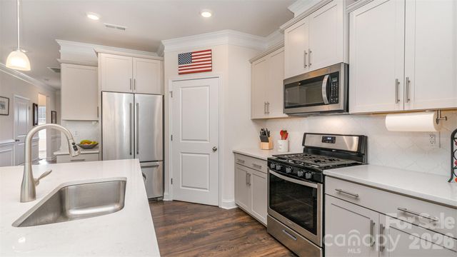 5043 Antebellum Drive, Iron Station, NC 28080