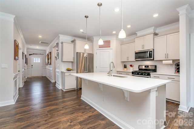 5043 Antebellum Drive, Iron Station, NC 28080
