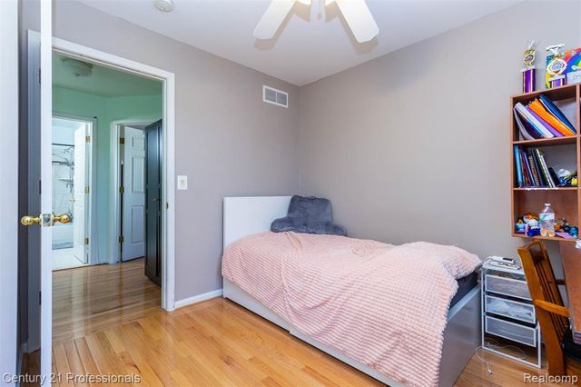 2004 Twin Sun Circle, Commerce Twp, MI 48390