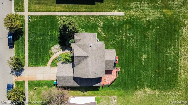 2004 Twin Sun Circle, Commerce Twp, MI 48390