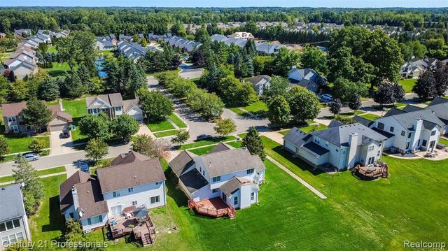 2004 Twin Sun Circle, Commerce Twp, MI 48390