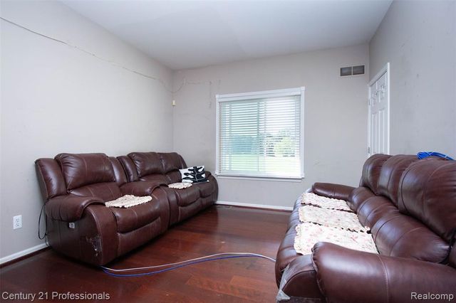 2004 Twin Sun Circle, Commerce Twp, MI 48390