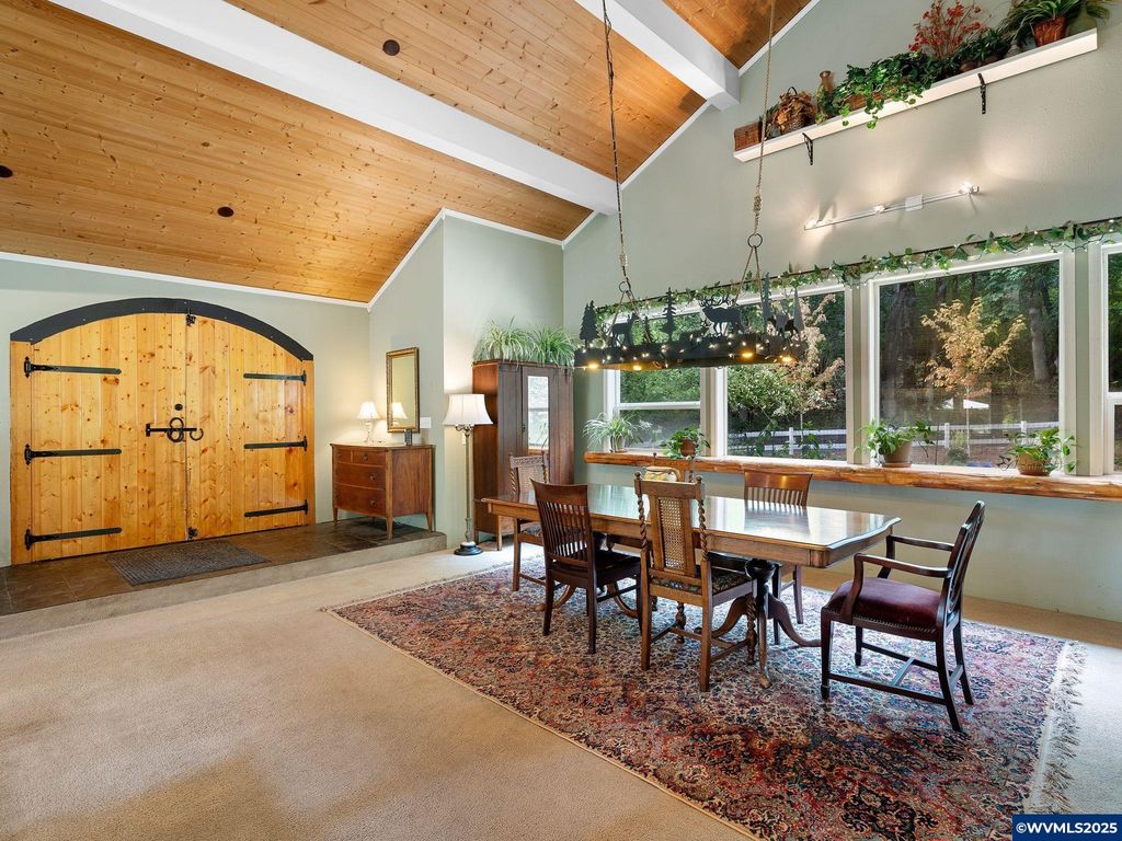 Image 10 of property listing at 19875 SW Meadow View Dr, Mcminnville, OR 97128