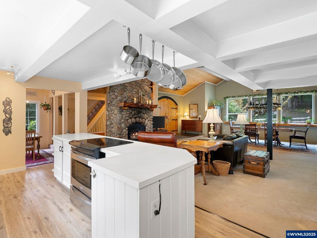 Image 11 of property listing at 19875 SW Meadow View Dr, Mcminnville, OR 97128