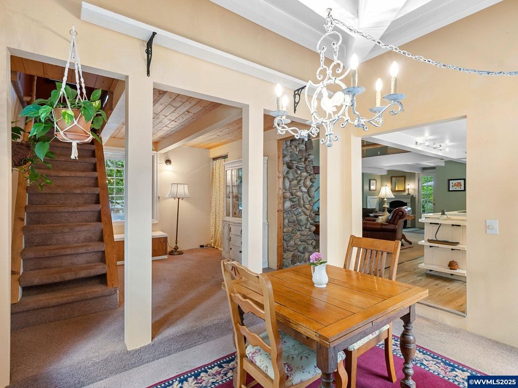 Image 15 of property listing at 19875 SW Meadow View Dr, Mcminnville, OR 97128