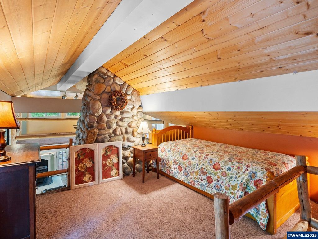 Image 18 of property listing at 19875 SW Meadow View Dr, Mcminnville, OR 97128