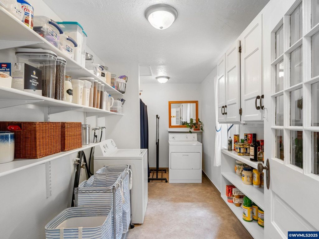 Image 19 of property listing at 19875 SW Meadow View Dr, Mcminnville, OR 97128