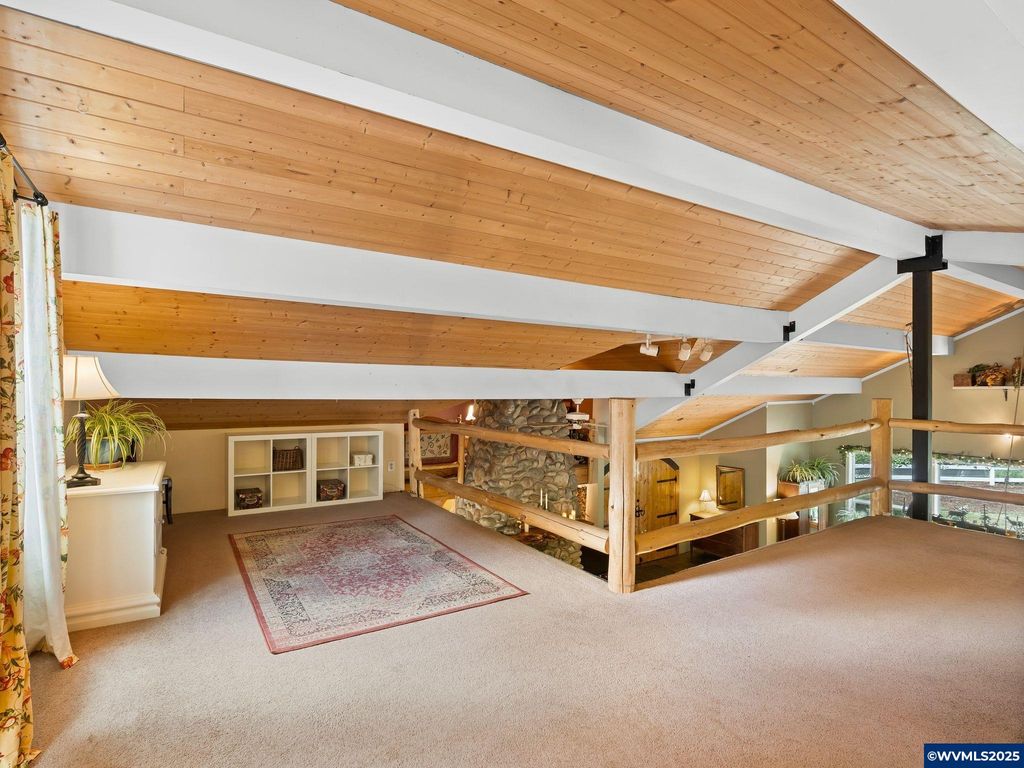 Image 25 of property listing at 19875 SW Meadow View Dr, Mcminnville, OR 97128