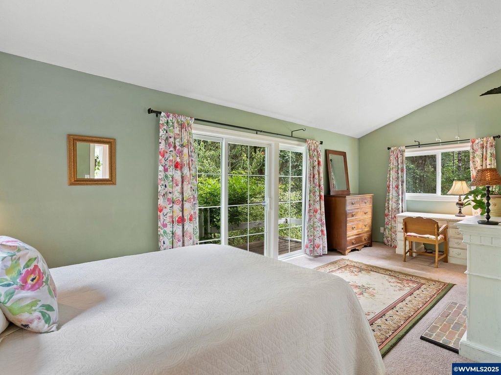 Image 30 of property listing at 19875 SW Meadow View Dr, Mcminnville, OR 97128