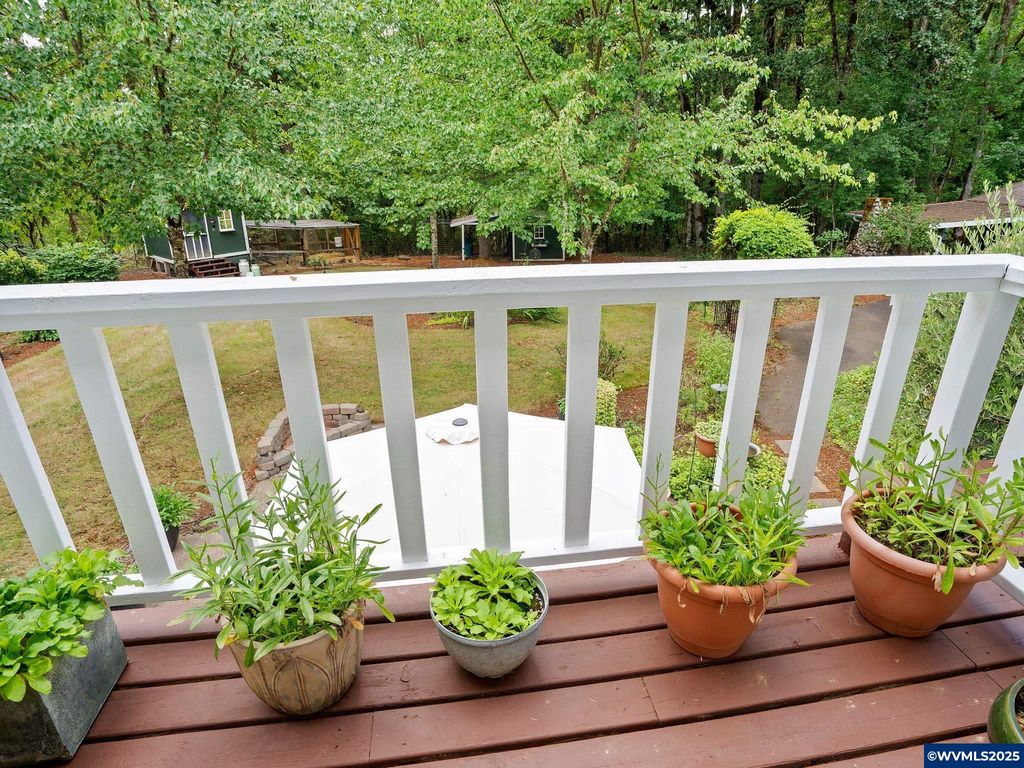 Image 32 of property listing at 19875 SW Meadow View Dr, Mcminnville, OR 97128