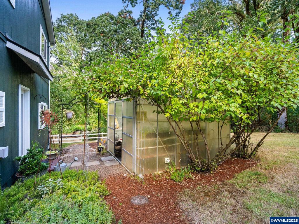 Image 35 of property listing at 19875 SW Meadow View Dr, Mcminnville, OR 97128