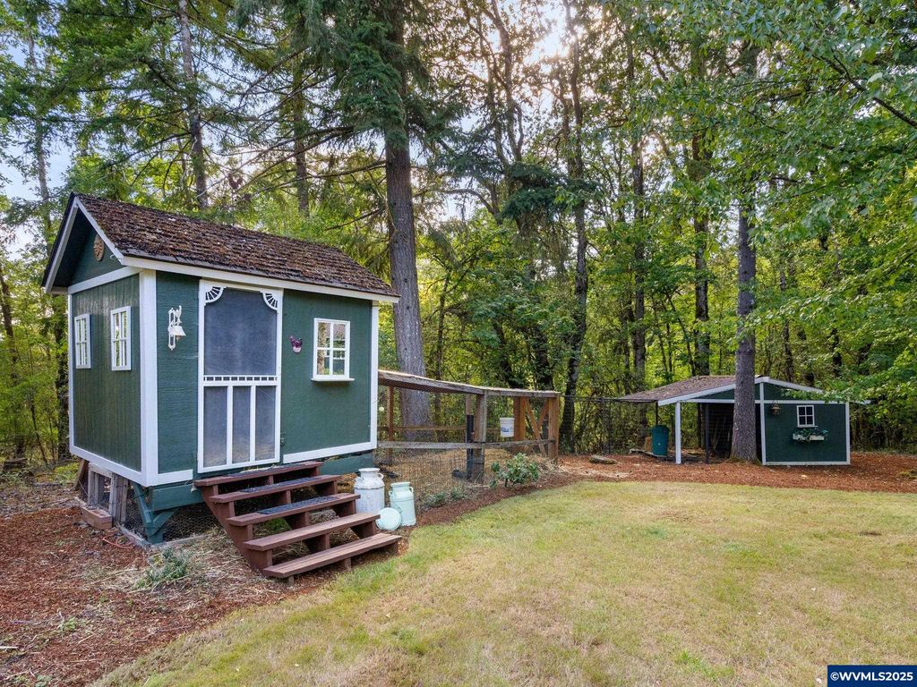 Image 41 of property listing at 19875 SW Meadow View Dr, Mcminnville, OR 97128