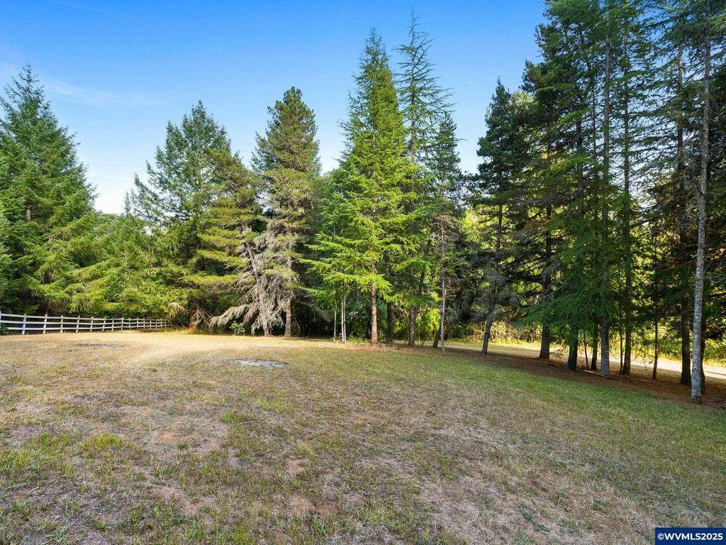 Image 46 of property listing at 19875 SW Meadow View Dr, Mcminnville, OR 97128