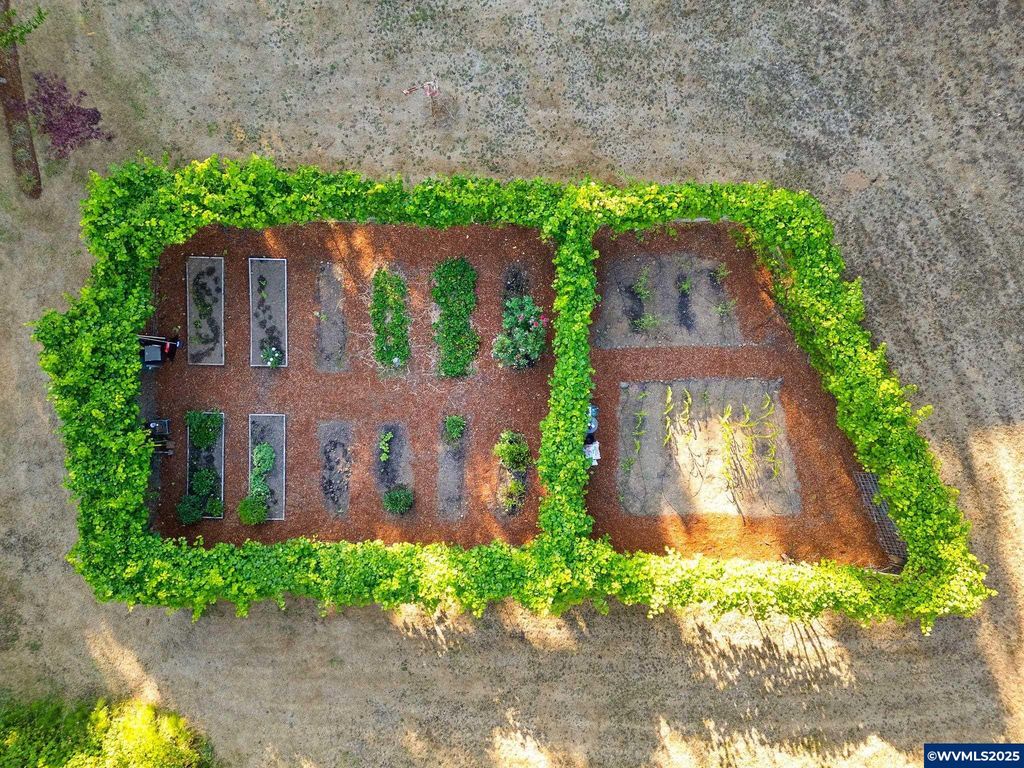 Image 47 of property listing at 19875 SW Meadow View Dr, Mcminnville, OR 97128