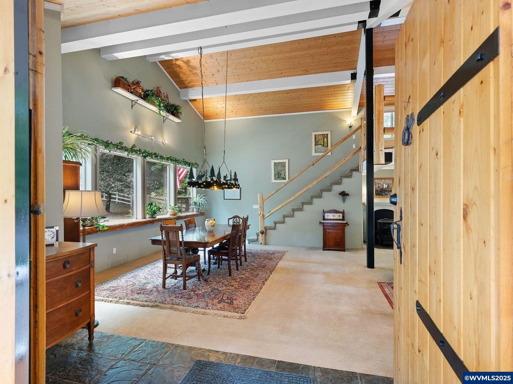 Image 5 of property listing at 19875 SW Meadow View Dr, Mcminnville, OR 97128