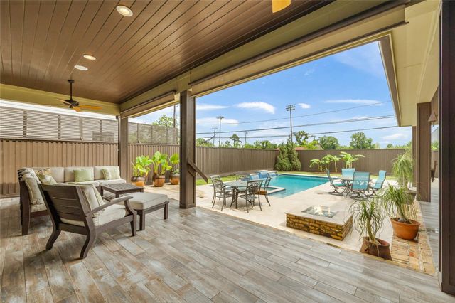 1123 Du Barry Lane, Houston, TX 77018