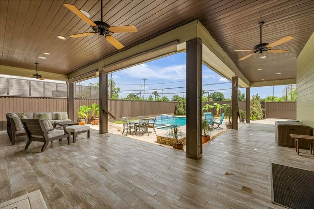 1123 Du Barry Lane, Houston, TX 77018