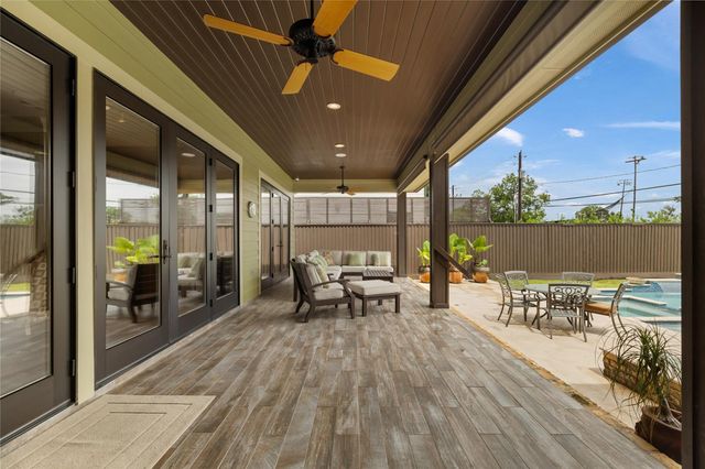 1123 Du Barry Lane, Houston, TX 77018