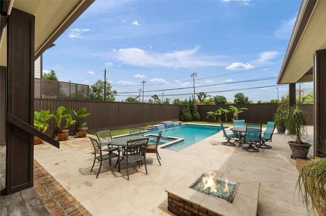 1123 Du Barry Lane, Houston, TX 77018
