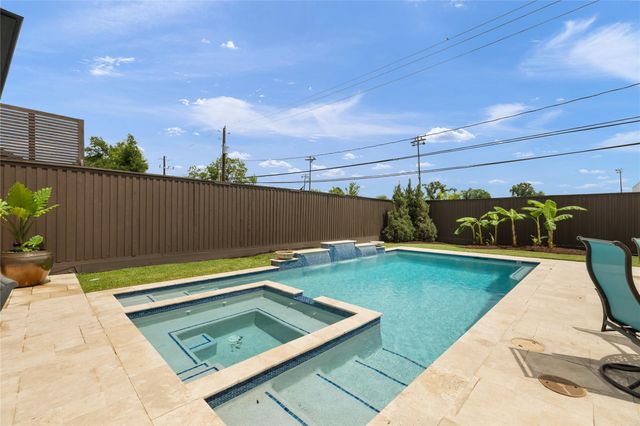 1123 Du Barry Lane, Houston, TX 77018
