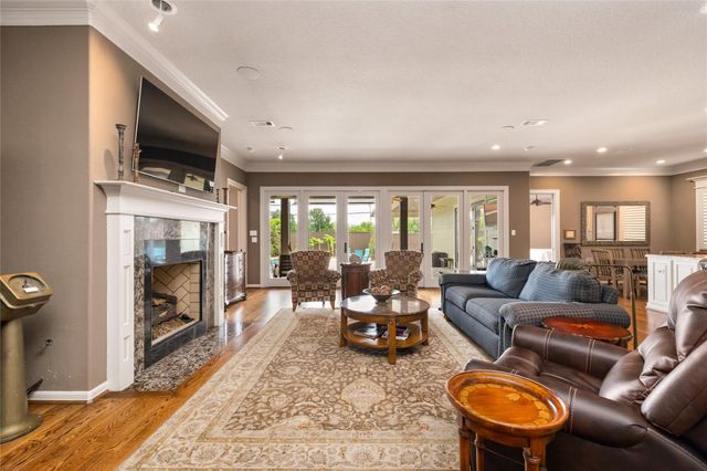 1123 Du Barry Lane, Houston, TX 77018
