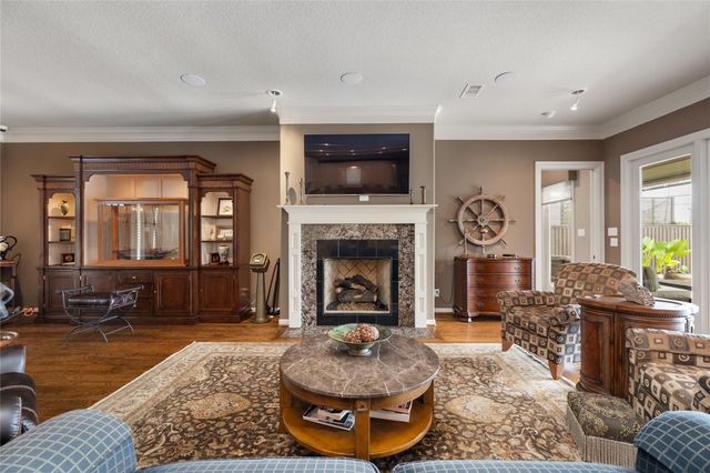 1123 Du Barry Lane, Houston, TX 77018