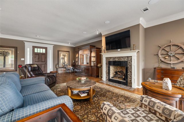 1123 Du Barry Lane, Houston, TX 77018